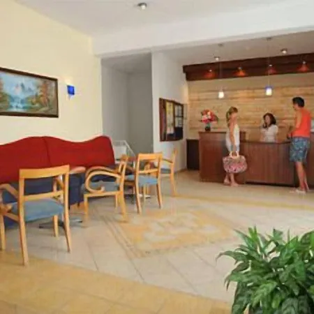 Petrosana Lägenhetshotell 4*