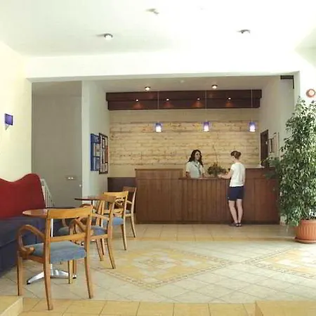 מלון דירות Petrosana 3*