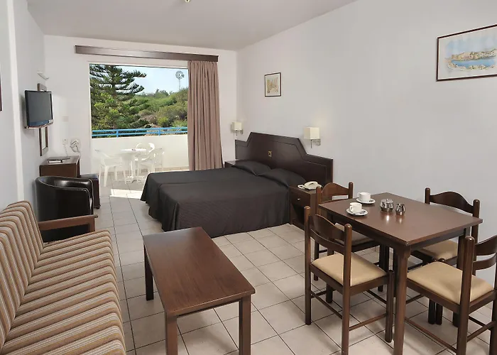 Petrosana Ayía Nápa