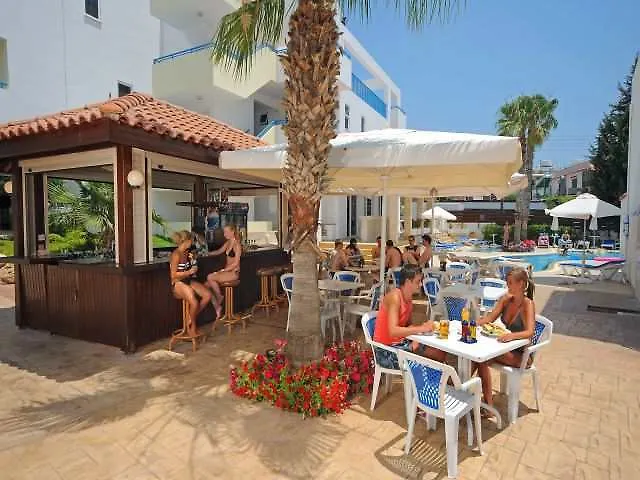 Petrosana Apartmanhotel Ajía Nápa